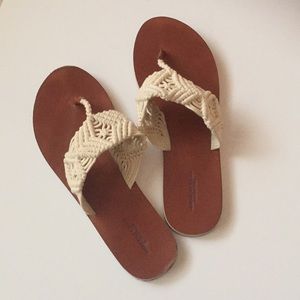 American Eagle Crochet Flip-flops size 9